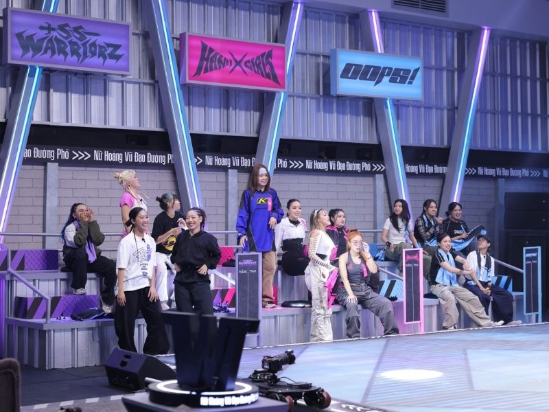 gameshow-nu-hoang-vu-dao-duong-pho-2