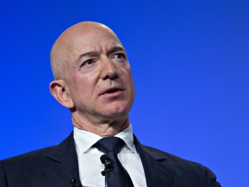 ty-phu-jeff-bezos-2