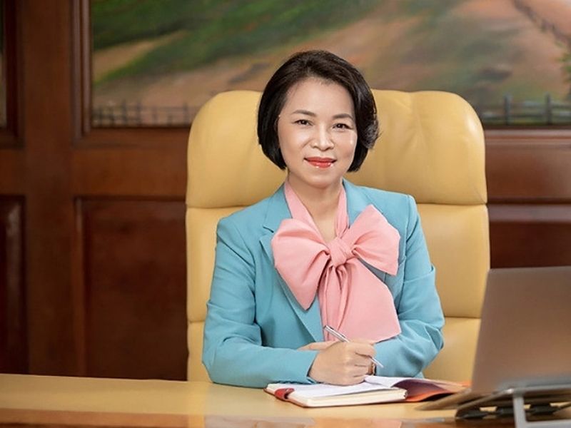 ty-phu-pham-thu-huong